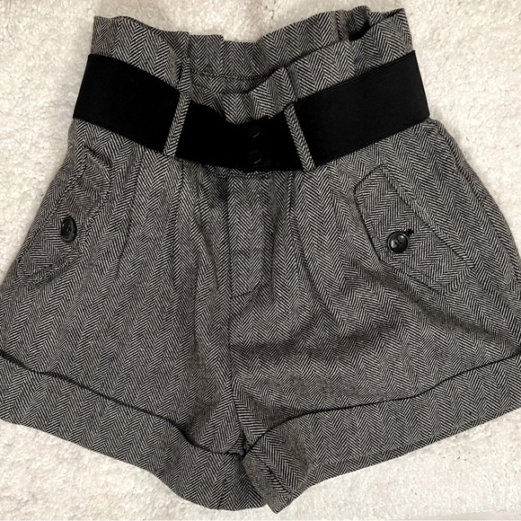 FOREVER 21 High Waisted Shorts Gray with Black  Belt Size Medium - Picture 1 of 9